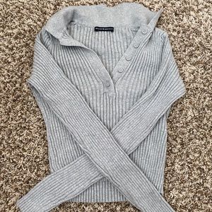 Brandy Melville Cropped Collared Sweater🤍🤍
